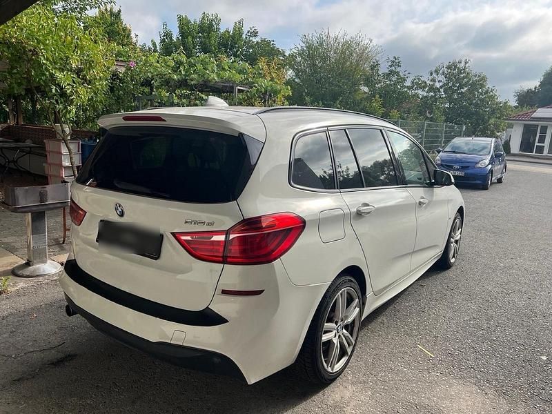 Weiß Gebraucht 2015 BMW 216 Gran Tourer Sport Line Van / Kleinbus | 6.300 € - Bild 1/4