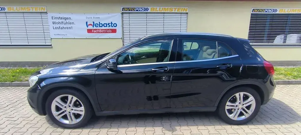 Gebraucht Mercedes GLA180 122 PS (89 kW) 2015 Schwarz SUV