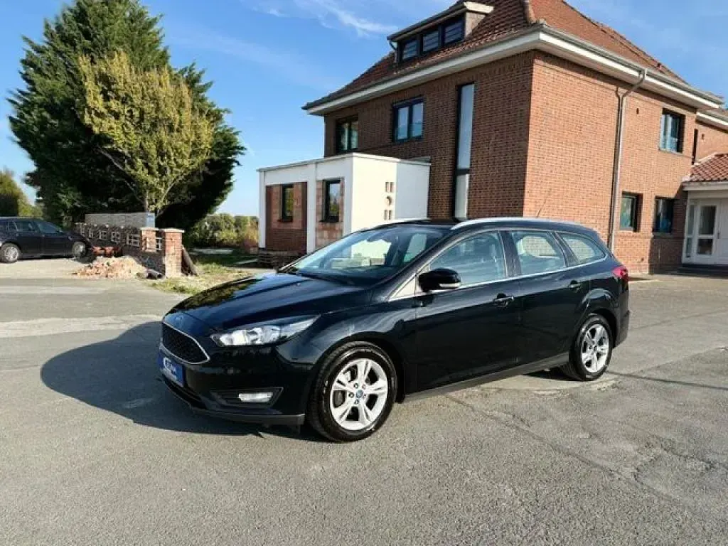 Gebraucht Ford Focus 125 PS (91 kW) 2015 Schwarz (metallic) Kombi
