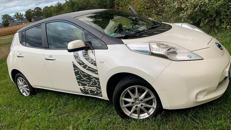 Weiß Gebraucht 2015 Nissan Leaf Acenta Kleinwagen | 6.590 € (Fairer Preis) - Bild 1/4
