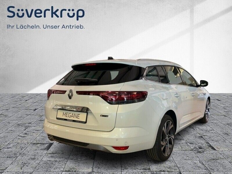 Gebraucht Renault Mégane GrandTour R.S. 158 PS (116 kW) 2023 Weiß Kombi