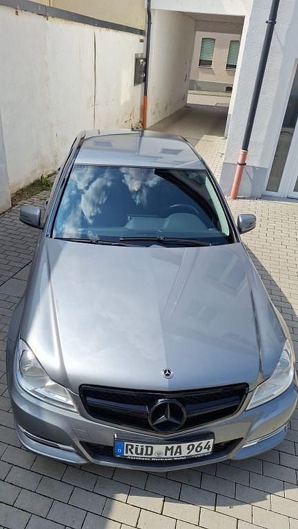 Gebraucht Mercedes C200 184 PS (135 kW) 2012 Silber Limousine
