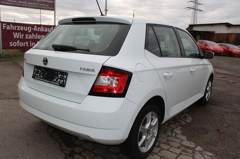 Gebraucht Skoda Fabia Cool Plus 60 PS (44 kW) 2018 Weiß Limousine