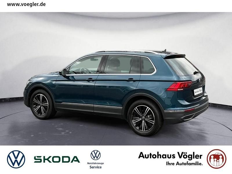 Gebraucht VW Tiguan Move 150 PS (110 kW) 2024 Blau SUV