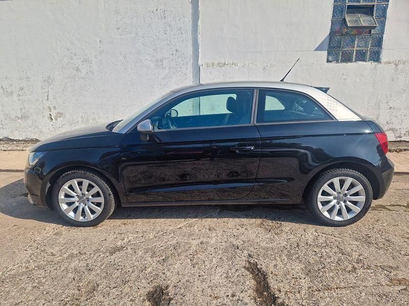 Schwarz Gebraucht 2011 Audi A1 Attraction Kleinwagen | 6.500 € (Fairer Preis) - Bild 1/4