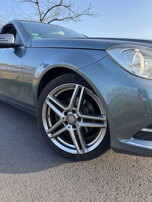 Gebraucht Mercedes C220 Elegance 170 PS (125 kW) 2011 Grau Limousine
