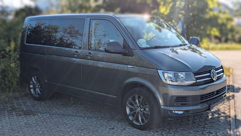 Gebraucht VW Multivan Comfortline 204 PS (150 kW) 2016 Grau Van / Kleinbus