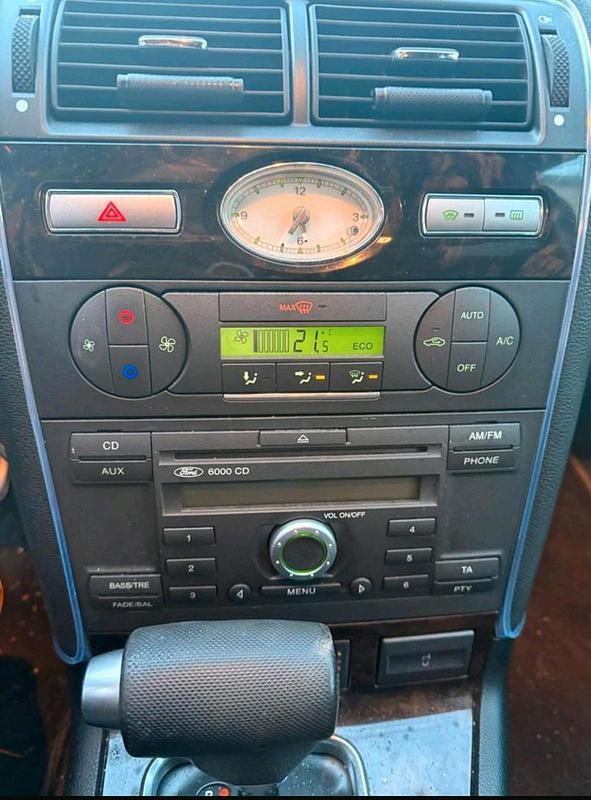 Gebraucht Ford Mondeo 143 PS (105 kW) 2003 Silber Kombi