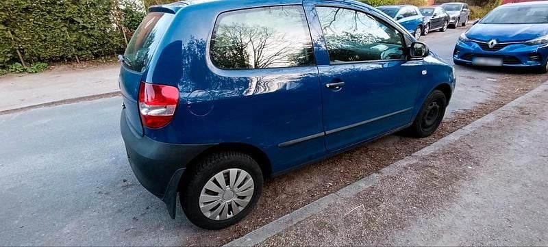 Second-hand VW Fox 55 CP (40 kW) 2005 Albastru Hatchback
