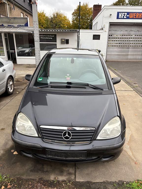 Grau Gebraucht 2003 Mercedes A140 Classic Van / Kleinbus | 1.000 € (Fairer Preis) - Bild 1/4