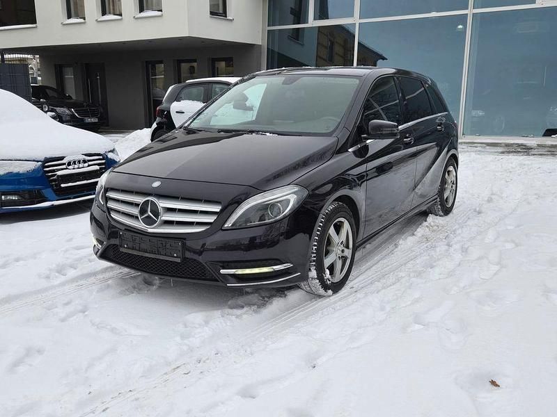 Schwarz Gebraucht 2013 Mercedes B220 AMG Van / Kleinbus | 6.900 € (Superpreis) - Bild 1/4