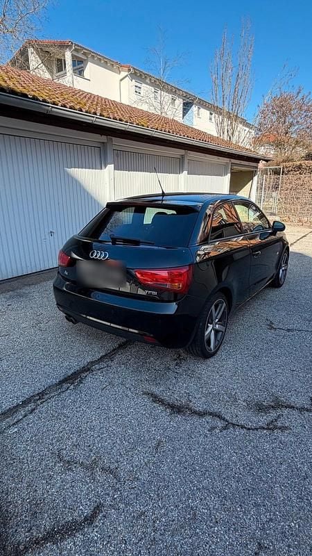 Gebraucht Audi A1 Attraction 122 PS (89 kW) 2011 Schwarz Kleinwagen