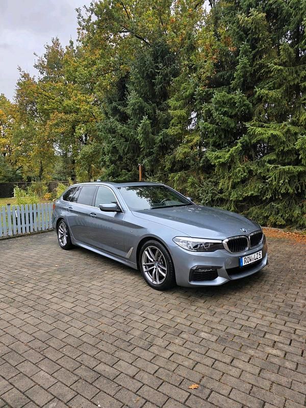 Grau Gebraucht 2020 BMW 530 M Sport Kombi | 23.500 € (Superpreis) - Bild 1/4
