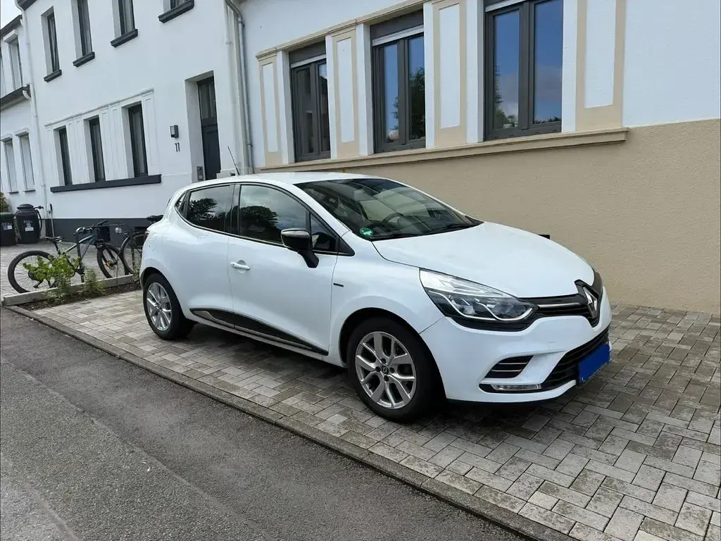 Gebraucht Renault Clio LIMITED 76 PS (55 kW) 2019 Weiß Limousine