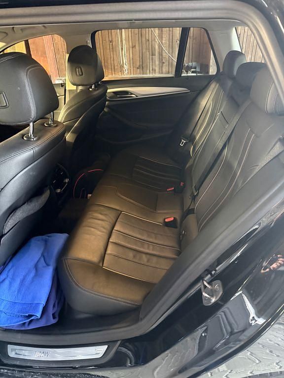 Gebraucht BMW 520 190 PS (139 kW) 2022 Schwarz Kombi