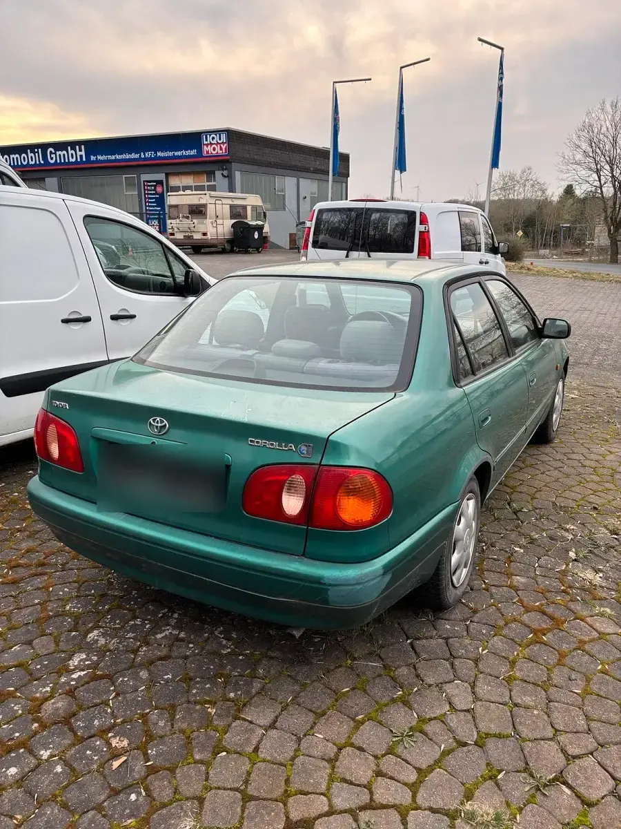 Gebraucht Toyota Corolla 86 PS (63 kW) 2000 Grün Limousine