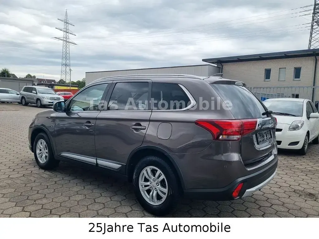 Gebraucht Mitsubishi Outlander Diamant Edition 150 PS (110 kW) 2017 Braun SUV