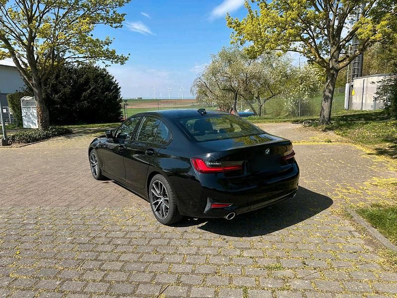 Gebraucht BMW 320 Performance 190 PS (139 kW) 2022 Schwarz Limousine