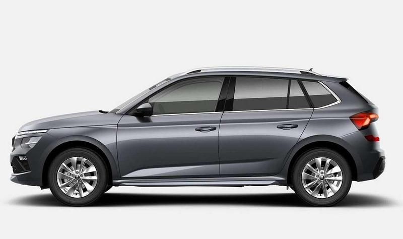 Graphitegrau metallic Neu 2025 Skoda Kamiq Selection SUV | 26.673 € (Fairer Preis) - Bild 1/4
