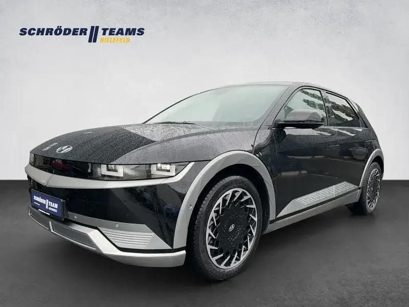 Abyss black Neu 2024 Hyundai Ioniq 5 SUV | 52.280 € (Teuer) - Bild 1/1