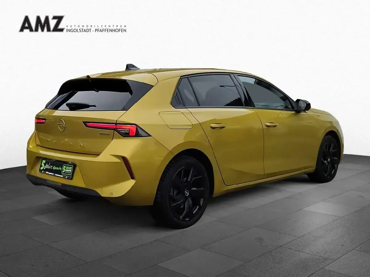 Gebraucht Opel Astra Edition 181 PS (133 kW) 2022 Kult gelb Kleinwagen