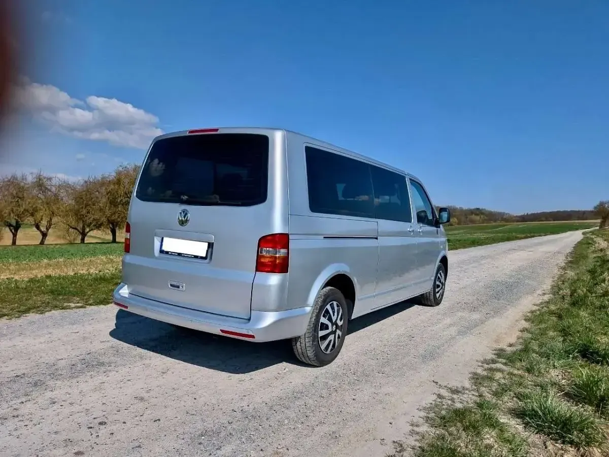 Gebraucht VW Caravelle 131 PS (96 kW) 2009 Reflexsilber metallic Van