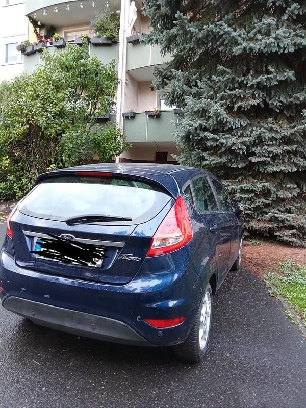 Gebraucht Ford Fiesta 97 PS (71 kW) 2011 Blau Kleinwagen