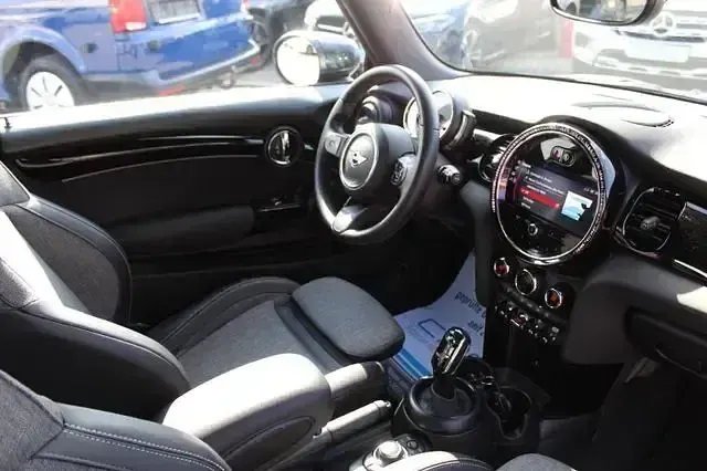Gebraucht Mini Cooper 136 PS (100 kW) 2023 Schwarz Kleinwagen