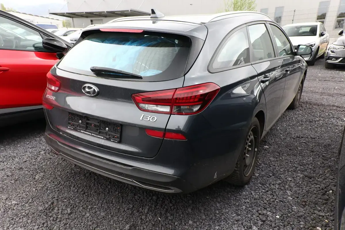 Gebraucht Hyundai i30 Trend 120 PS (88 kW) 2022 Dark knight grau metallic