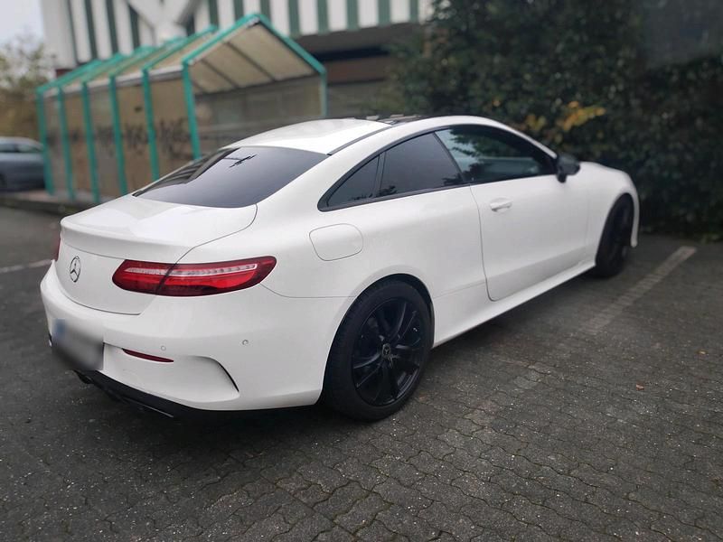 Gebraucht Mercedes 220 194 PS (142 kW) 2017 Weiß Coupé