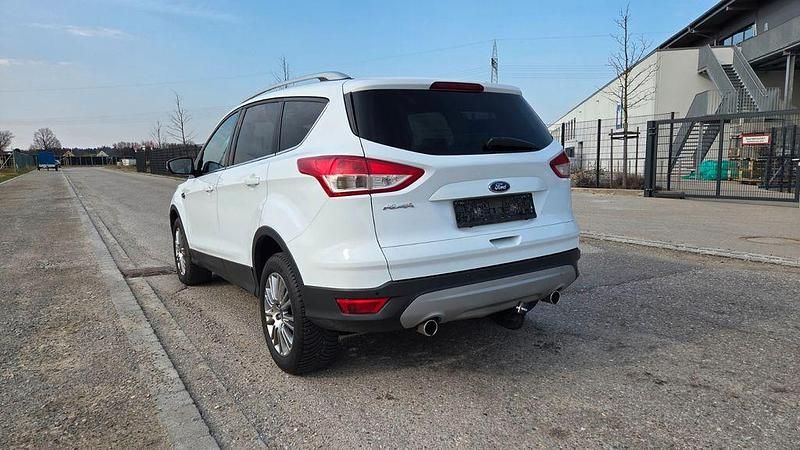 Gebraucht Ford Kuga Titanium 140 PS (102 kW) 2014 Weiß SUV