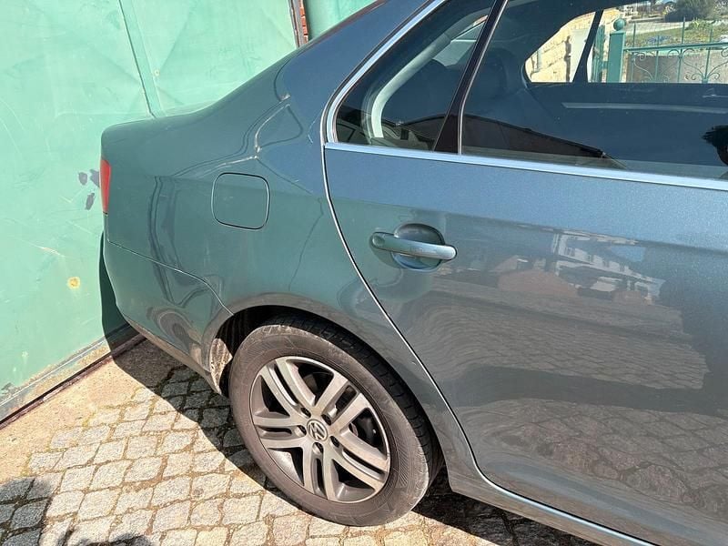 Brugt VW Jetta Comfortline 140 HK (102 kW) 2006 Grå Sedan
