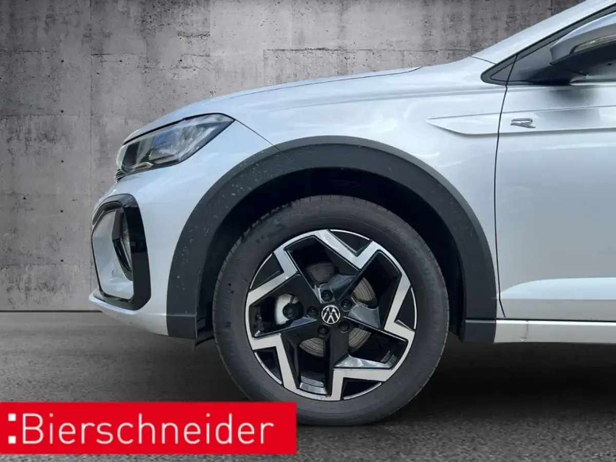 Gebraucht VW Taigo Pro 116 PS (85 kW) 2025 Silber SUV