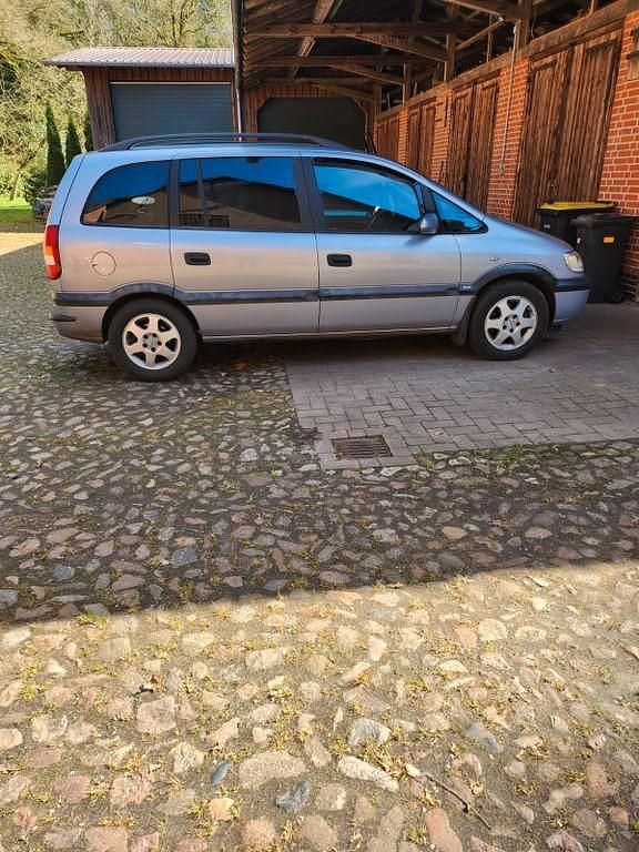 Gebraucht Opel Zafira 125 PS (91 kW) 2001 Silber Van / Kleinbus