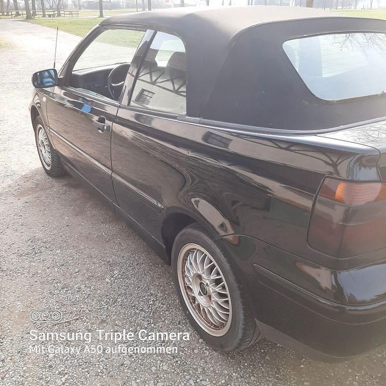 Gebraucht VW Golf Cabriolet Conceptline 116 PS (85 kW) 2001 Schwarz Cabrio