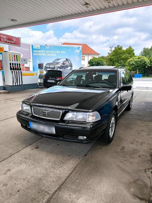 Gebraucht Volvo V70 140 PS (102 kW) 1998 Schwarz Kombi
