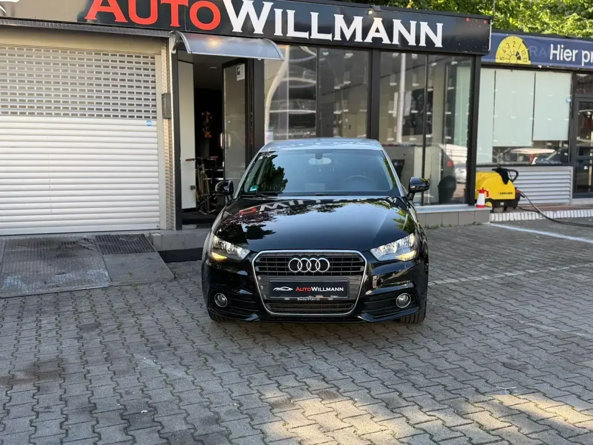 Gebraucht Audi A1 Sportback Attraction 105 PS (77 kW) 2013 Schwarz Kleinwagen