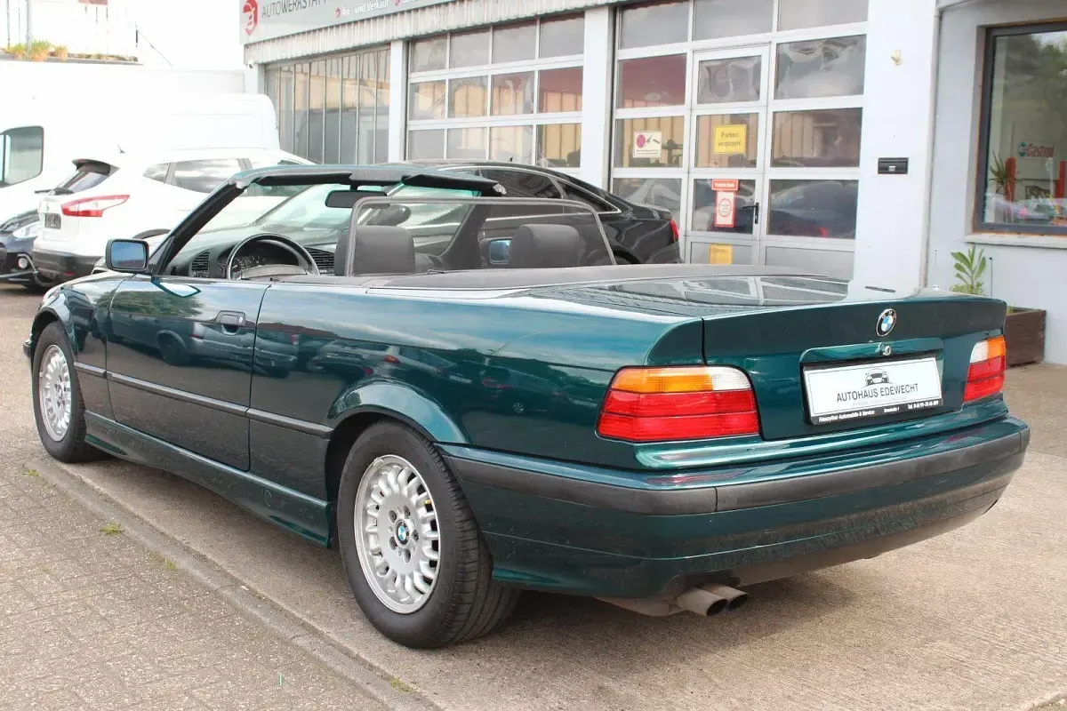 Gebraucht BMW 325 Cabriolet 192 PS (141 kW) 1994 Grün Cabrio