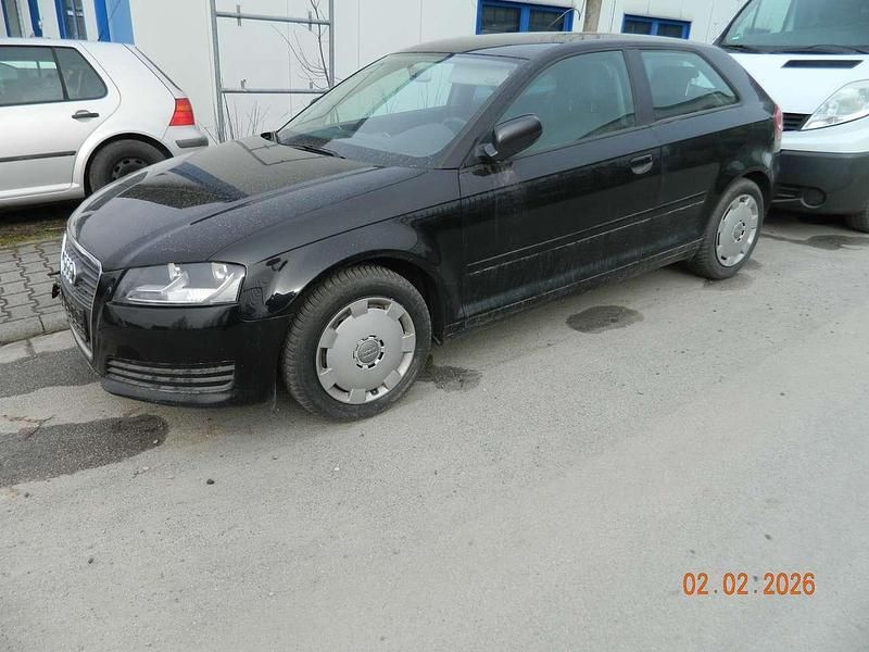 Gebraucht Audi A3 Attraction 125 PS (91 kW) 2009 Brillantschwarz Kleinwagen