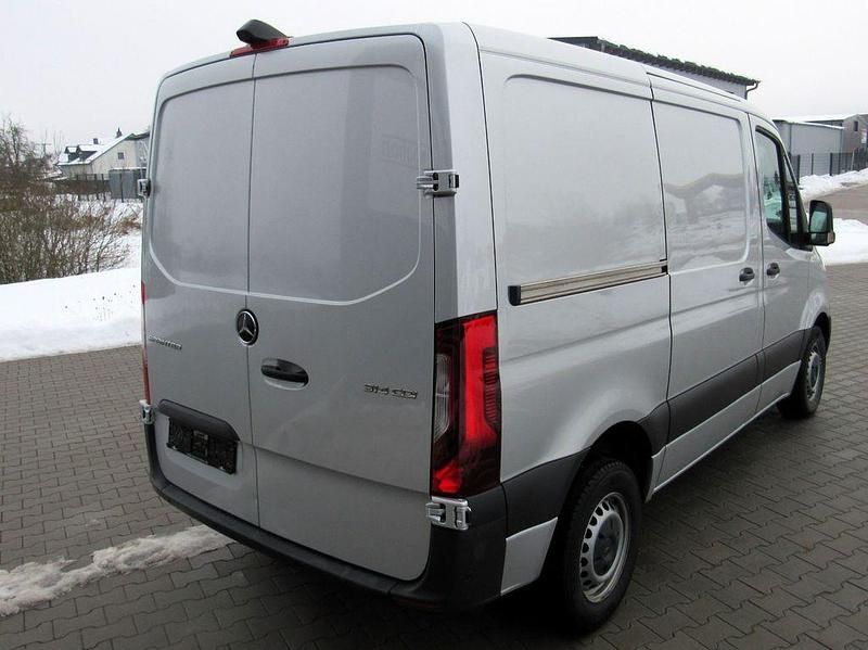 Gebraucht Mercedes Sprinter 143 PS (105 kW) 2020 Silber Van