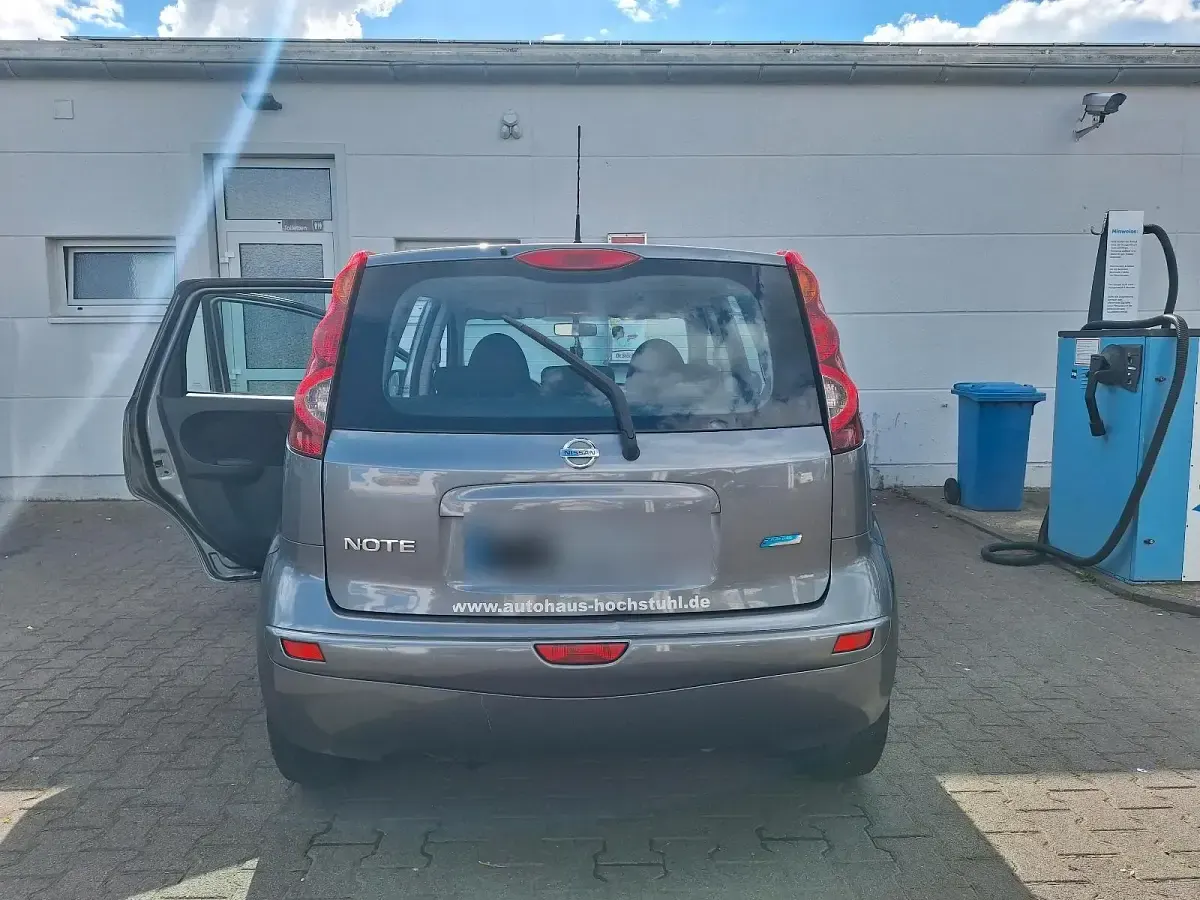 Gebraucht Nissan Note 88 PS (64 kW) 2011 Grau Kleinwagen
