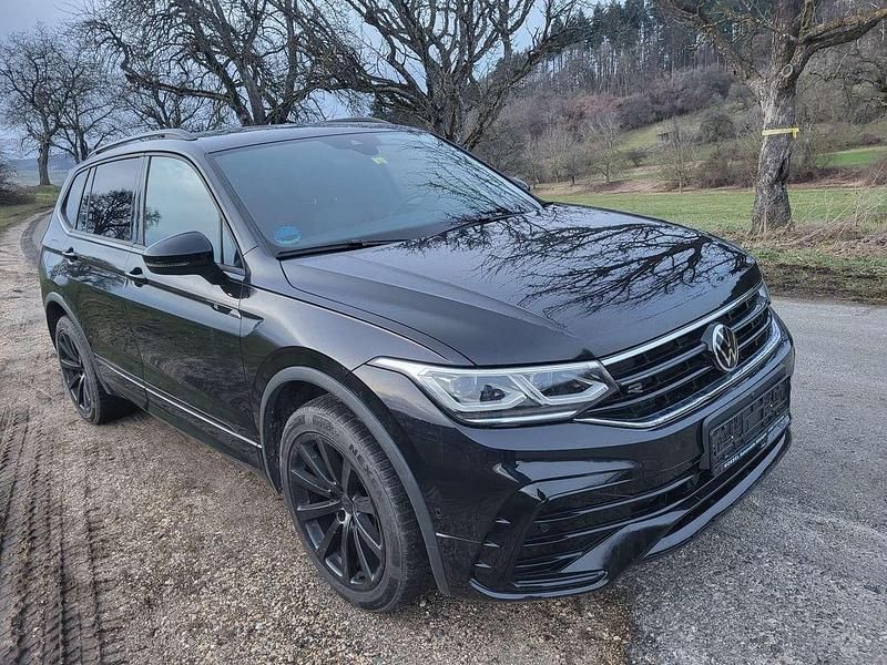 Deep black perleffekt Gebraucht 2022 VW Tiguan Allspace R-line SUV | 39.999 € (Guter Preis) - Bild 1/4