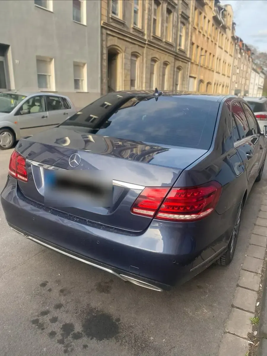 Gebraucht Mercedes E300 231 PS (169 kW) 2015 Andere farben Limousine