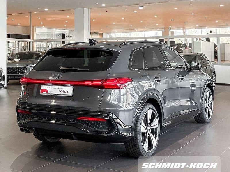 Second-hand Audi Q5 Ambiente 204 CP (150 kW) 2025 Gri SUV