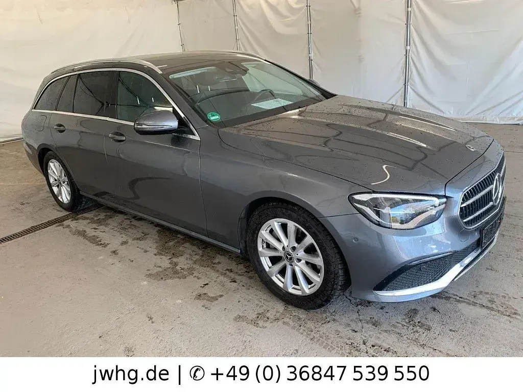 Usado Mercedes E220 Avantgarde 200 CV (147 kW) 2023 Gris Berlina