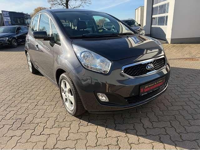 Winchestergrau met. Gebraucht 2013 Kia Venga Spirit Kleinwagen | 7.999 € (Guter Preis) - Bild 1/4