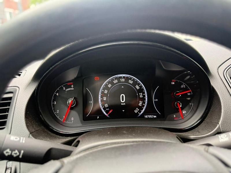 Grau Gebraucht 2017 Opel Insignia Business Kombi | 9.300 € (Fairer Preis) - Bild 1/4