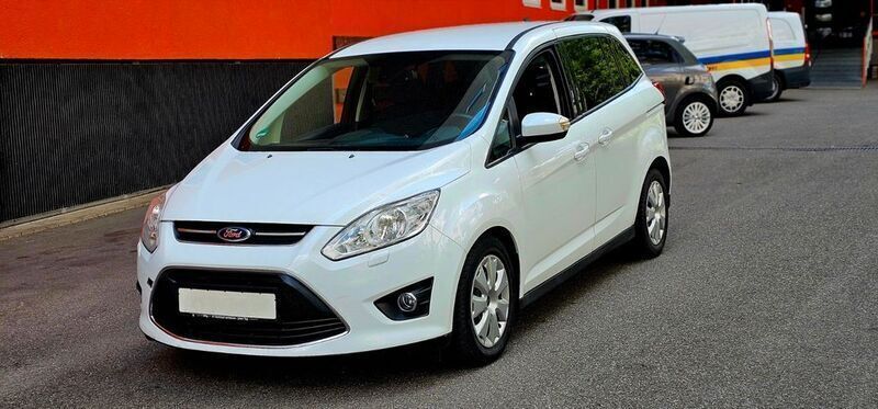Weiß Gebraucht 2014 Ford Grand C-Max Business Edition Van / Kleinbus | 7.990 € (Guter Preis) - Bild 1/4