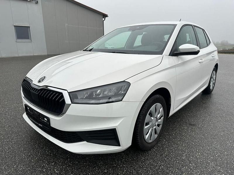 Weiß Gebraucht 2022 Skoda Fabia Limousine | 10.490 € (Guter Preis) - Bild 1/4