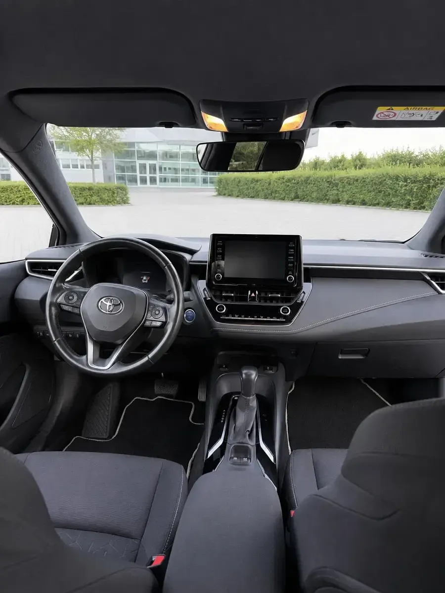 Gebraucht Toyota Corolla Team 120 PS (88 kW) 2021 Weiß Limousine